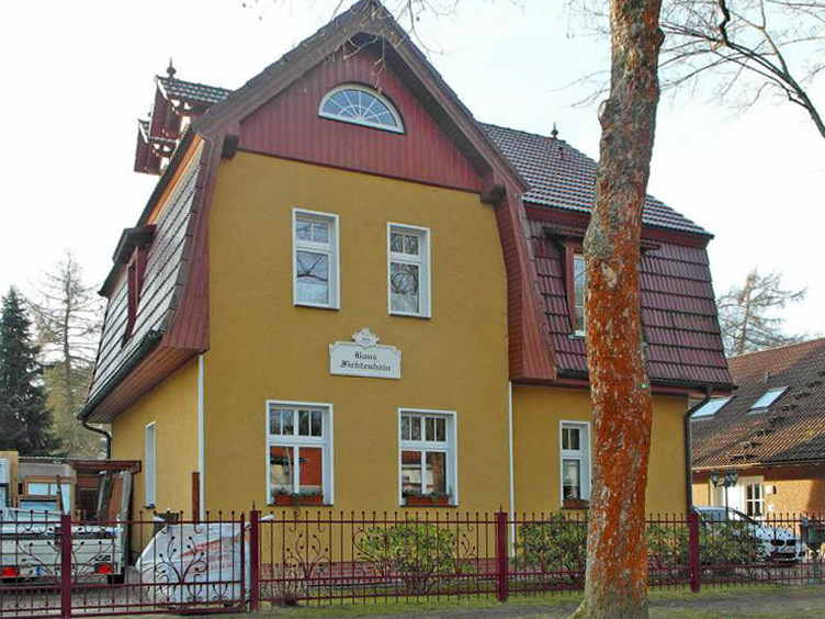 Haus Glienicke-Nordbahn Haus Glienicke-Nordbahn