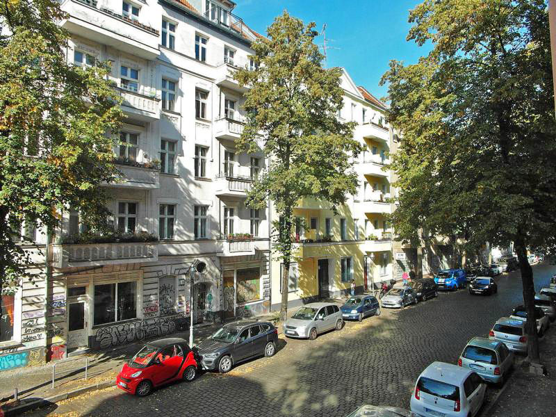 Wohnung mit Balkon kaufen Berlin-Neukölln